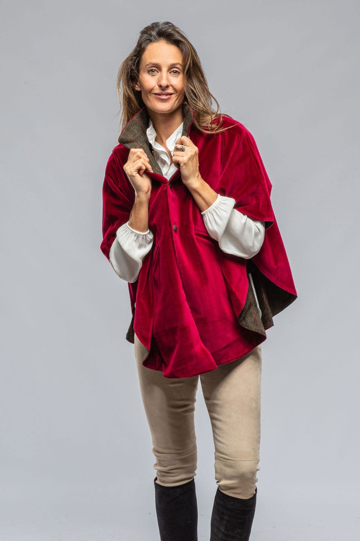 Ordesa Reversible Tweed/Velvet Cape In Wine - AXEL'S