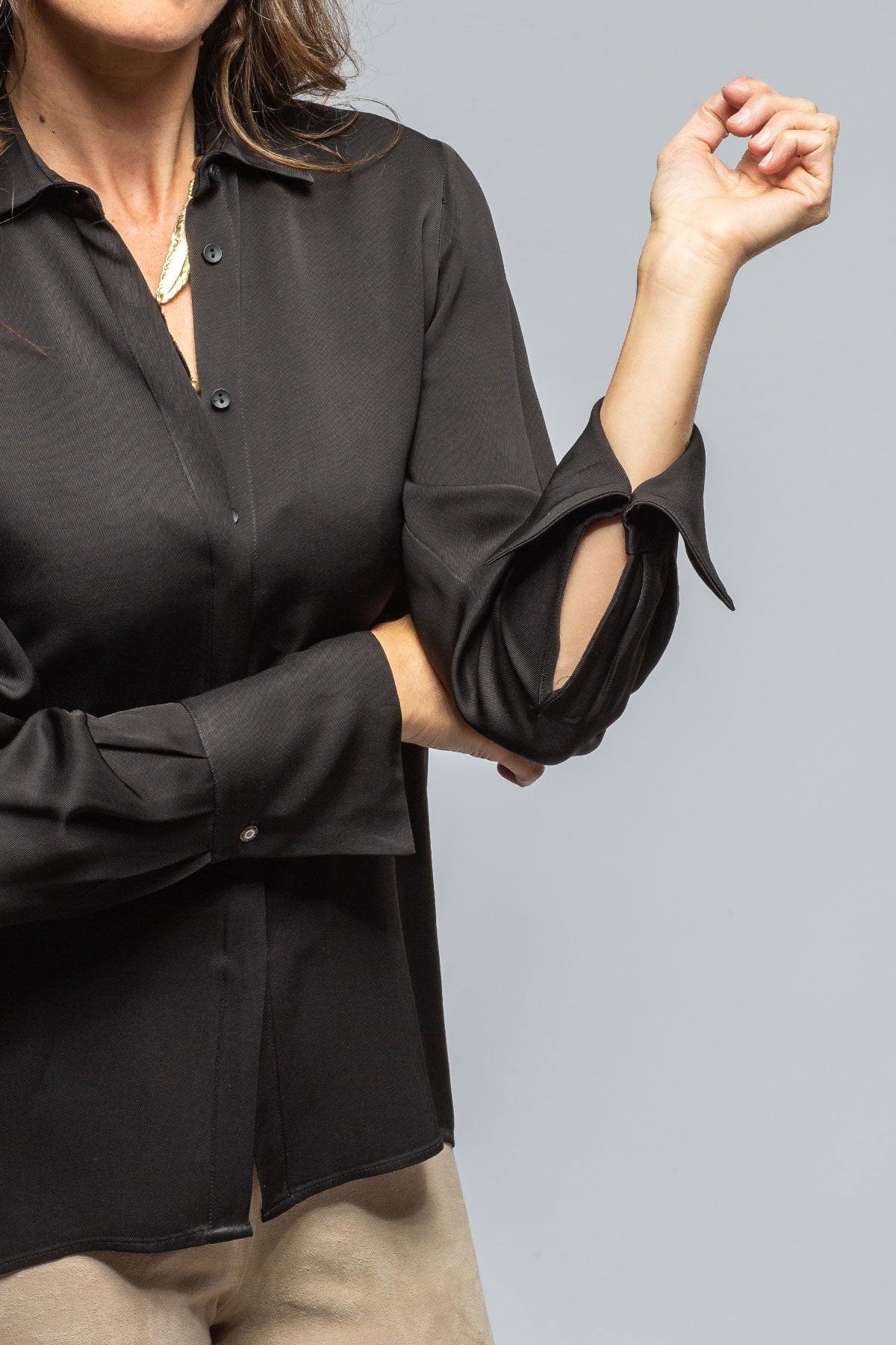 Rania Sharkskin Blouse In Black - AXEL'S