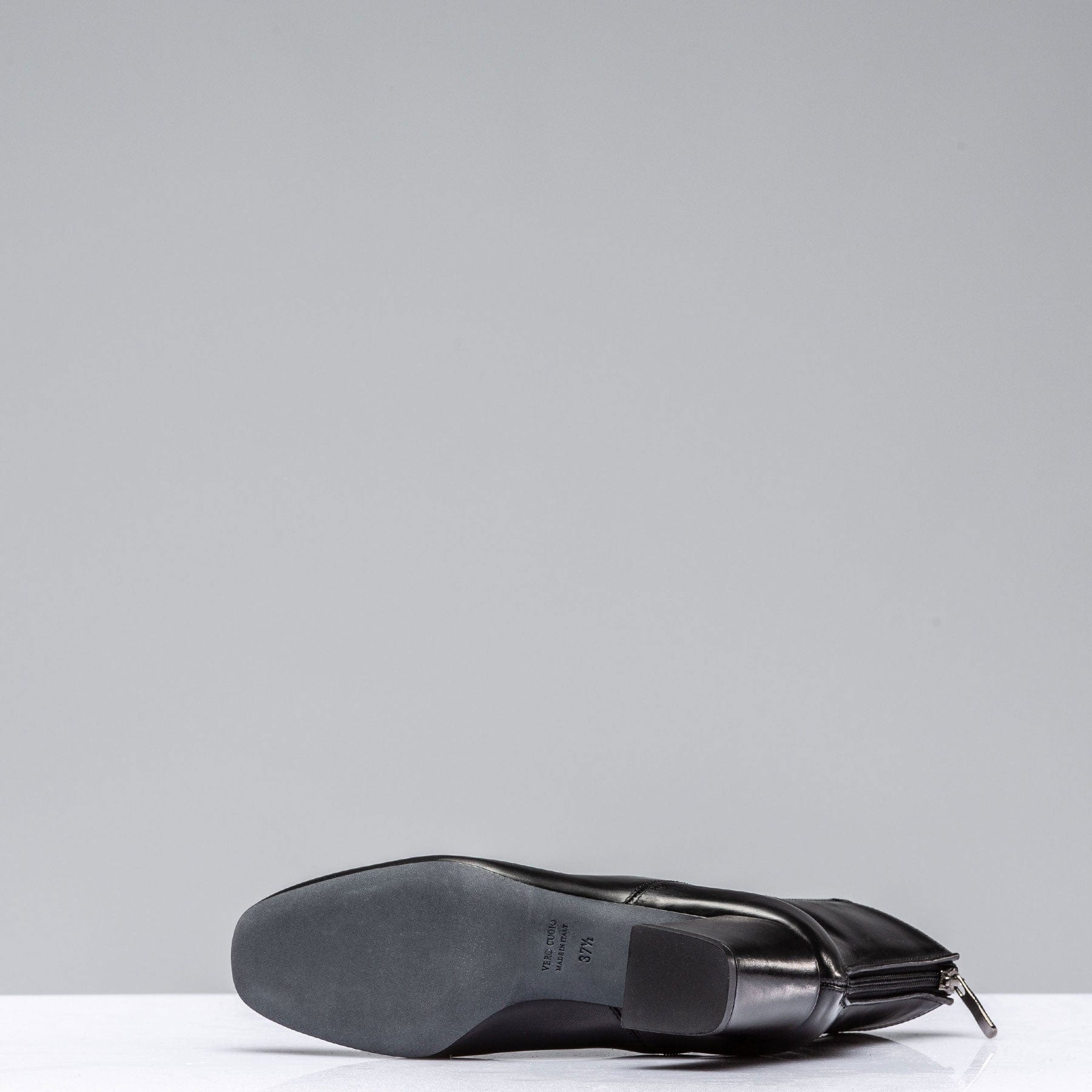 Eva Zip Boot In Black - AXEL'S