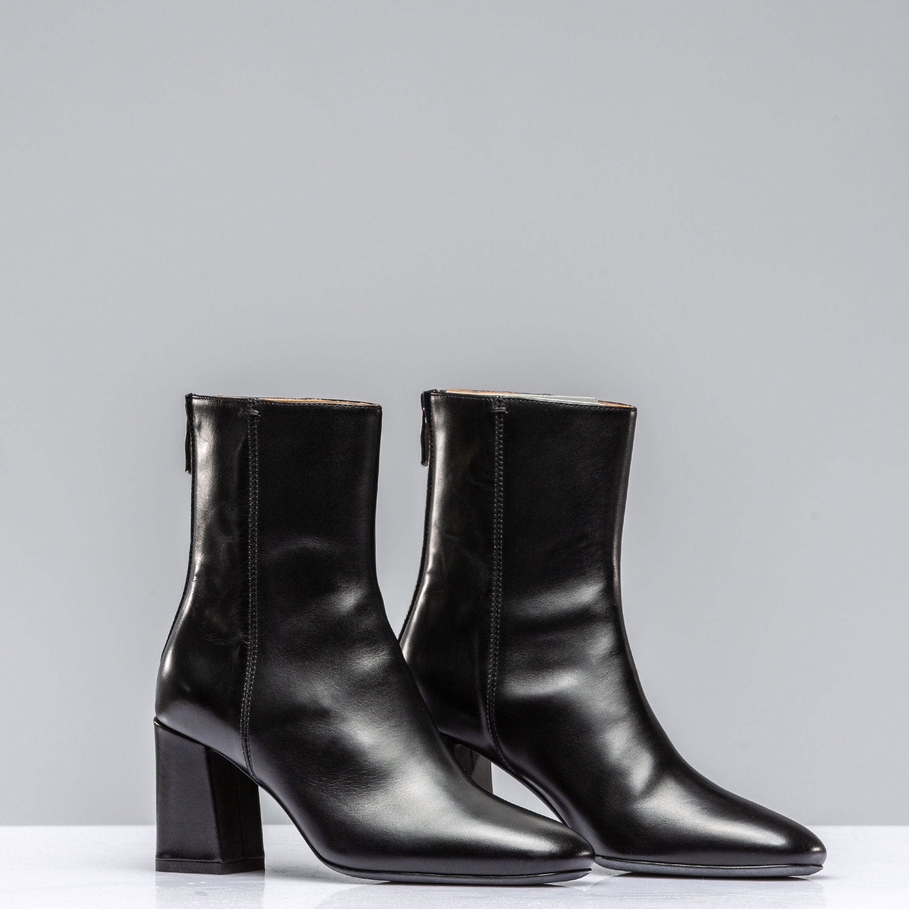 Eva Zip Boot In Black - AXEL'S