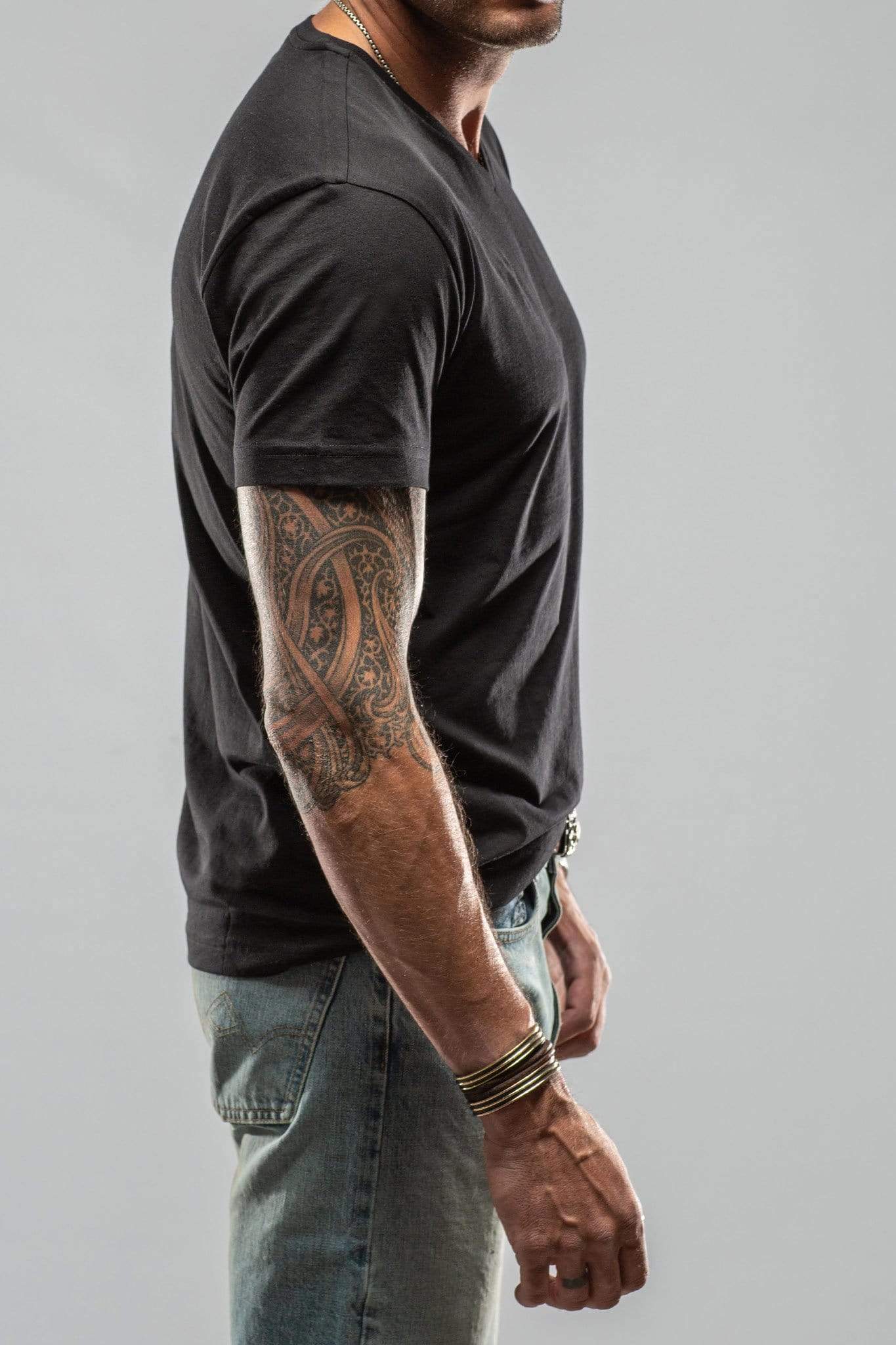 Siena Cotton V Neck Tee In Black - AXEL'S