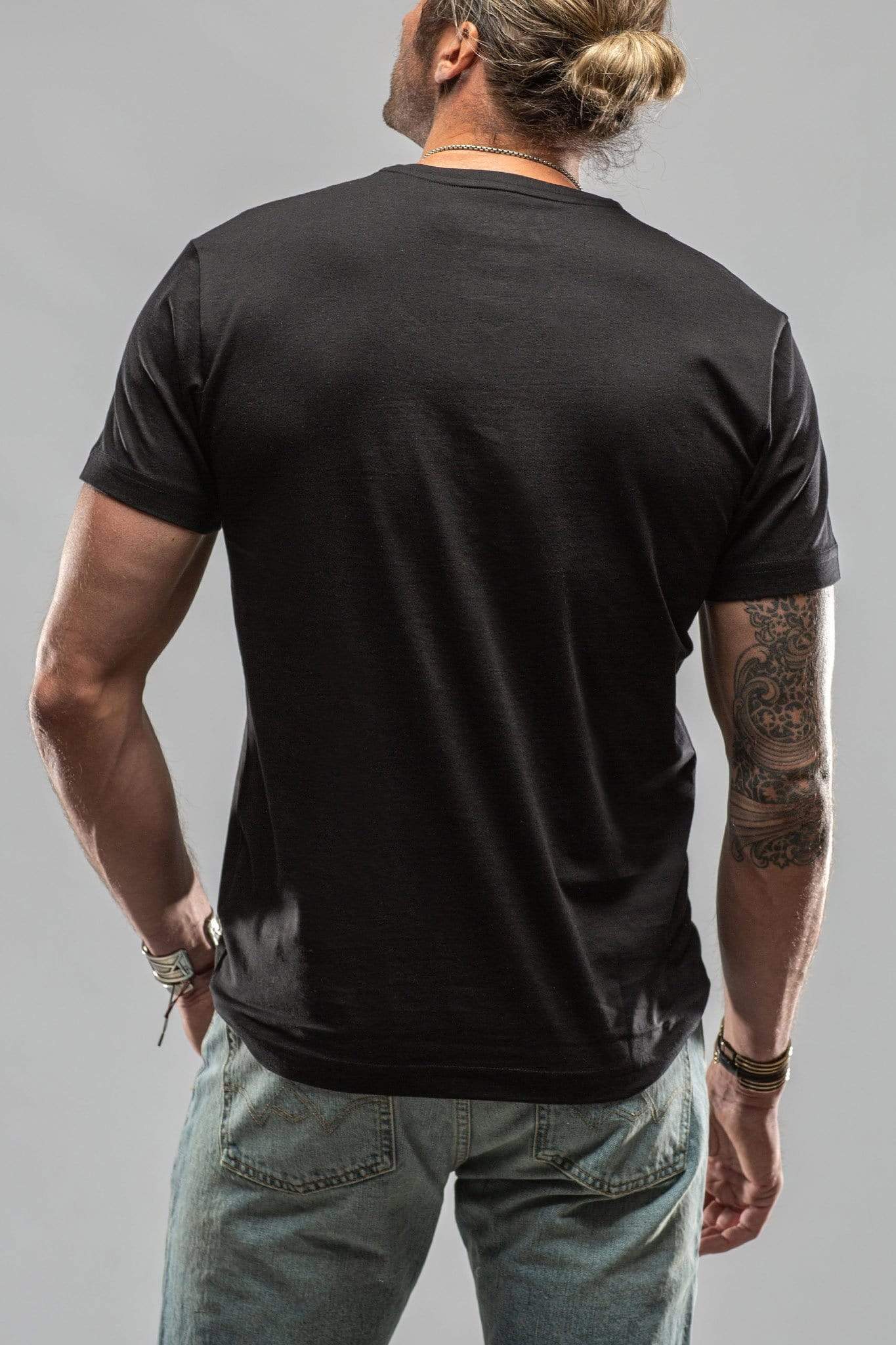 Siena Cotton V Neck Tee In Black - AXEL'S