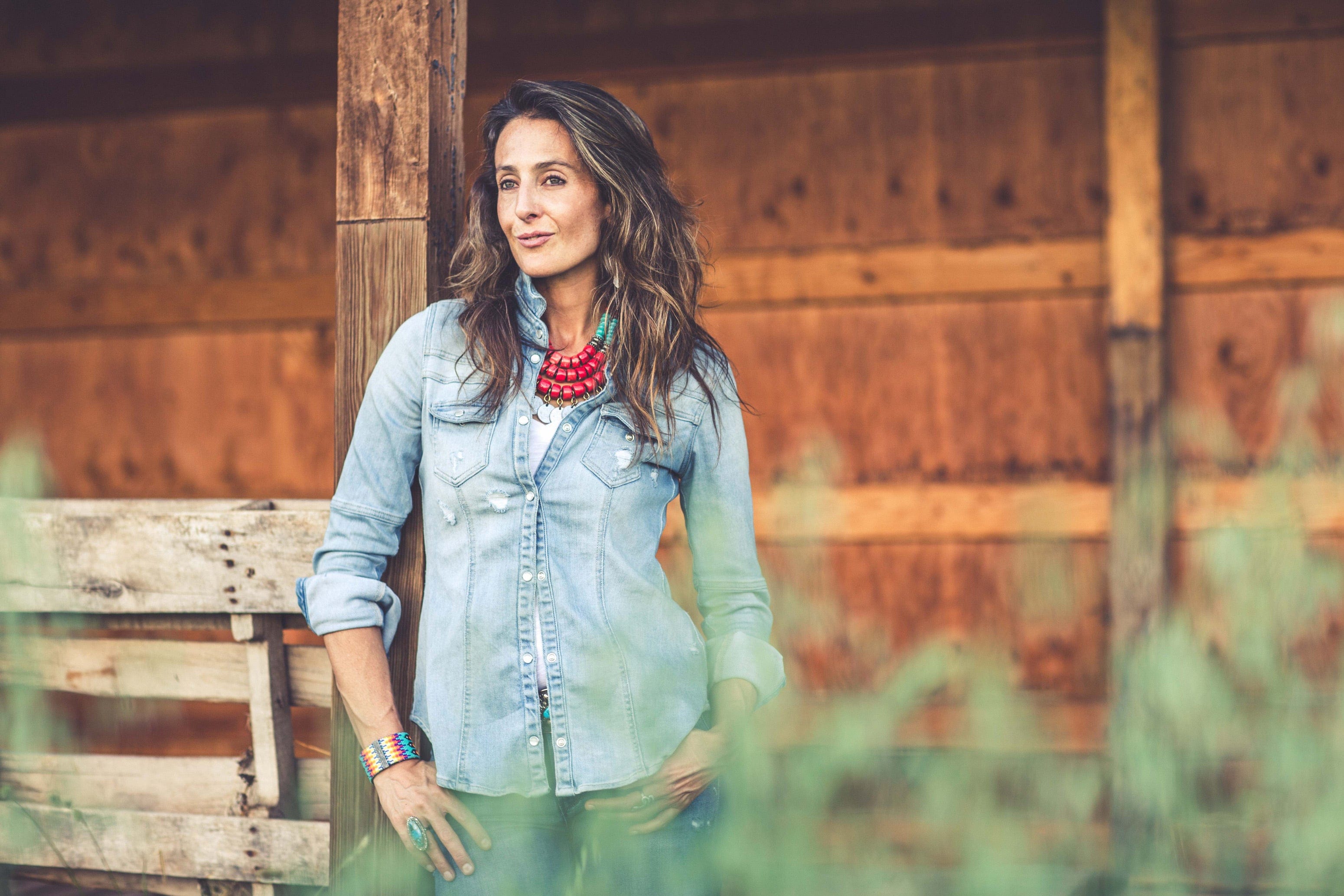 Axel's Premium Denim Maddi Fitted Western Shirt in Mid Dark Blue