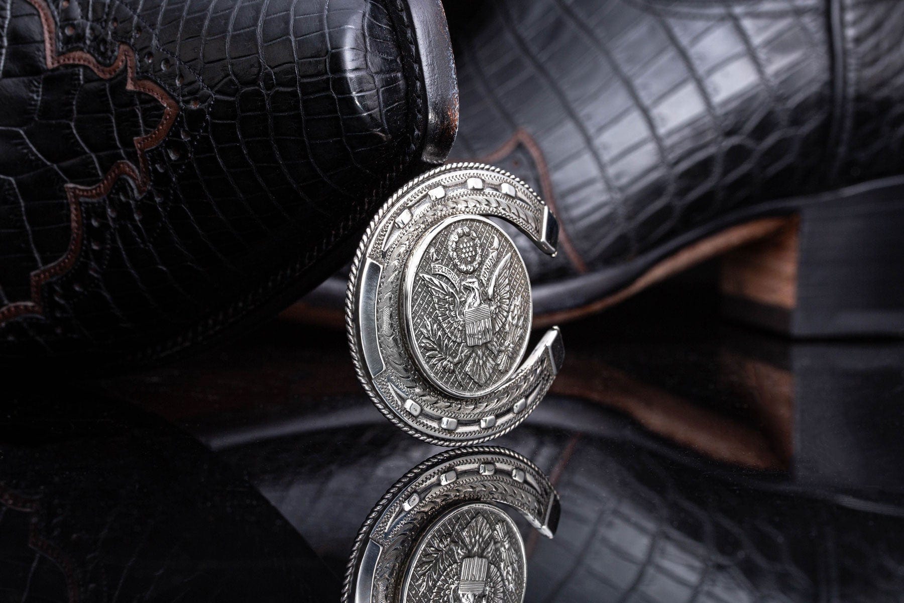 Horseshoe Seal Trophy Buckle - AXEL'S