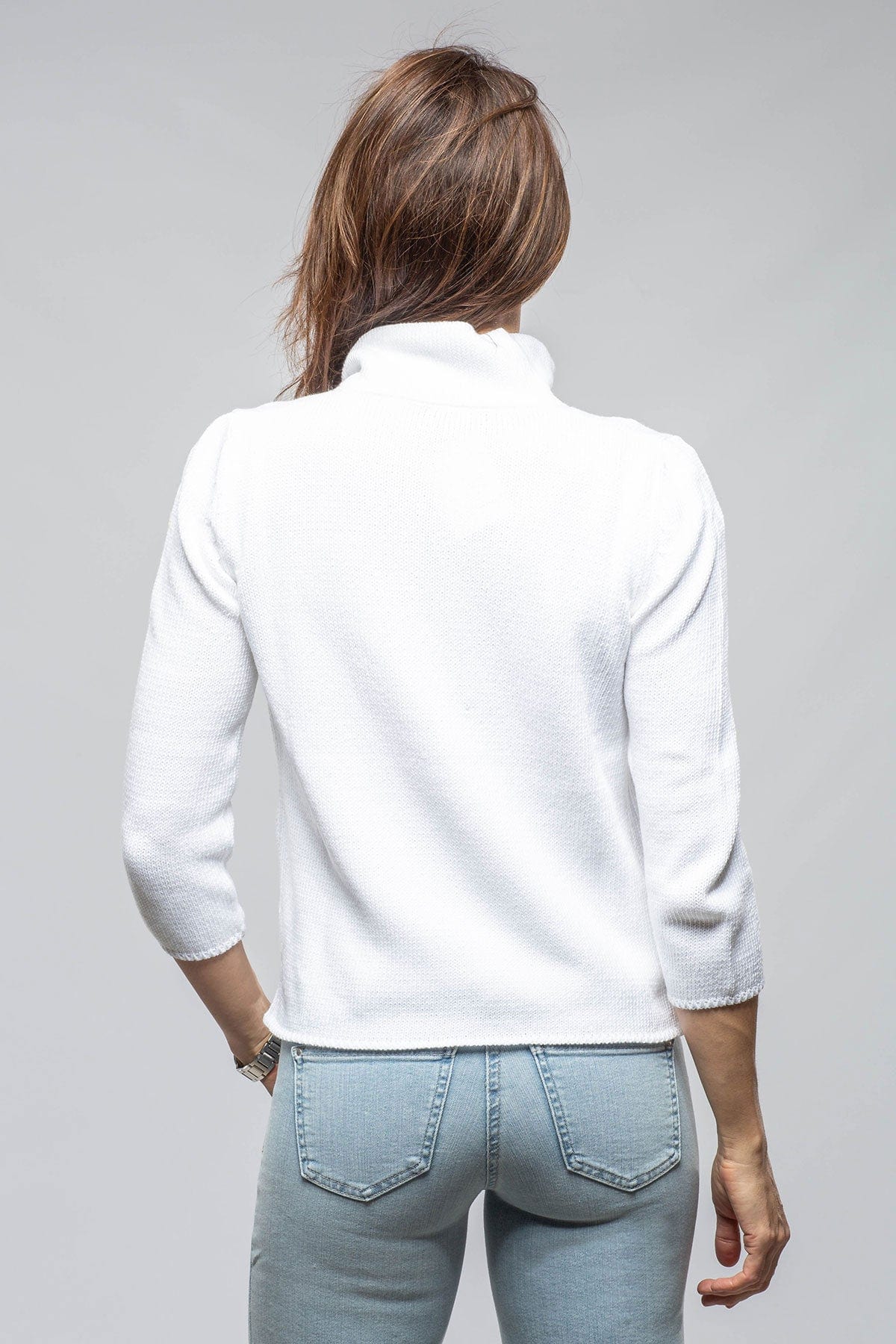 Crete Zip Sweater In White - AXEL'S