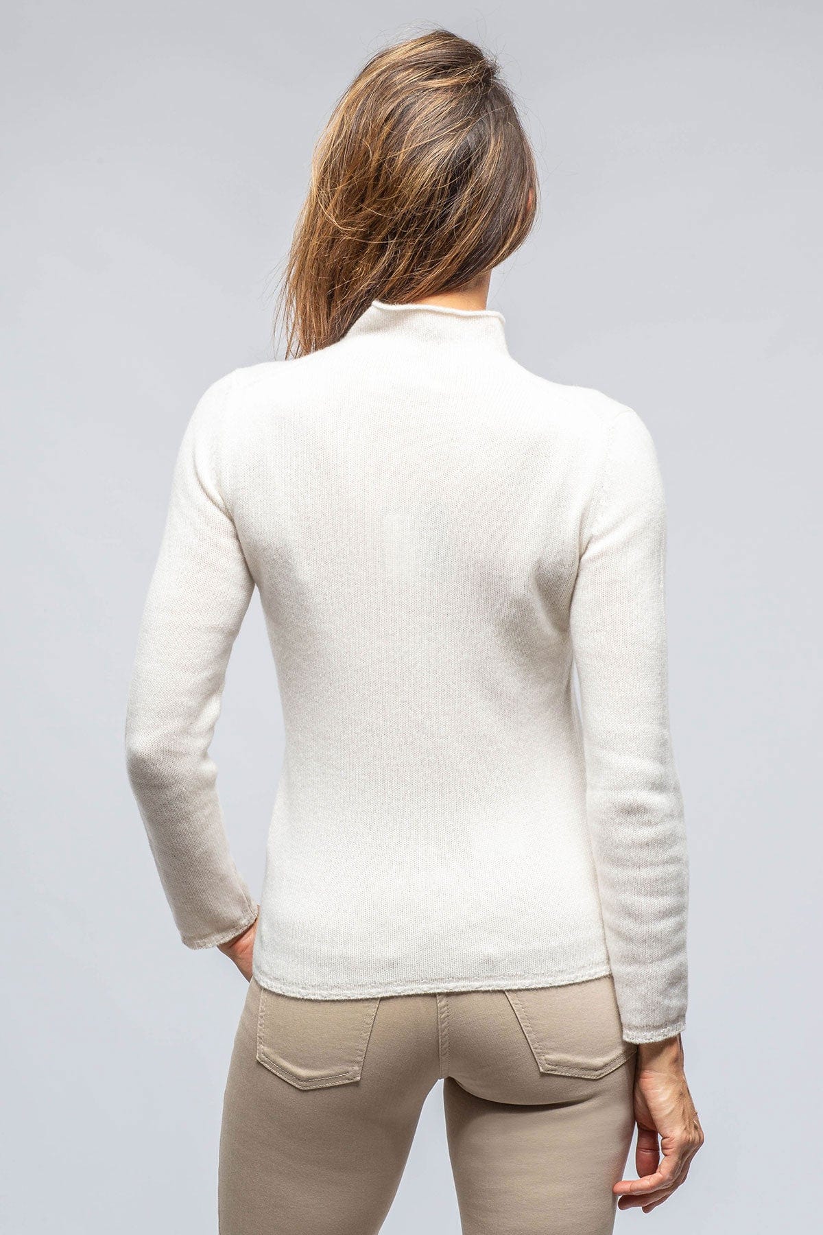 Tromba Mock Neck Cashmere Sweater In White