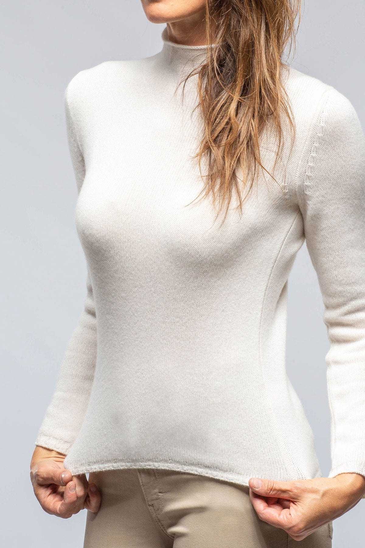 Tromba Mock Neck Cashmere Sweater In White - AXEL'S