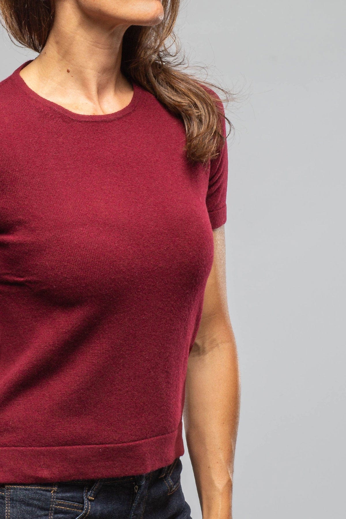 Willa S/S Scoop Neck In Wine - AXEL'S
