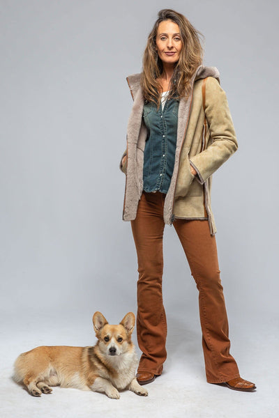 Trentino Reversible Side Snap Shearling In Cappuccino W/ Cognac Details - AXEL'S