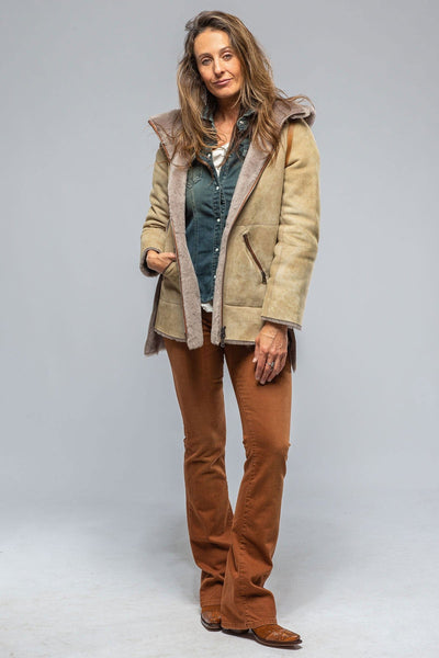 Trentino Reversible Side Snap Shearling In Cappuccino W/ Cognac Details - AXEL'S