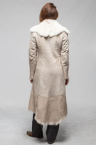 Wild Reversible Long Shearling In Snowdrift - AXEL'S