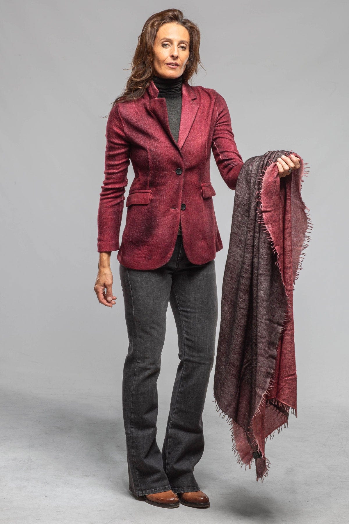 Avant Toi Cantare Cashmere Fringe Scarf In Shaded Wine Ladies - Accessories - Scarves