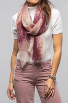 Avant Toi Cloud Effect Light Cashmere With Fringe In Quartz Ladies - Accessories - Scarves