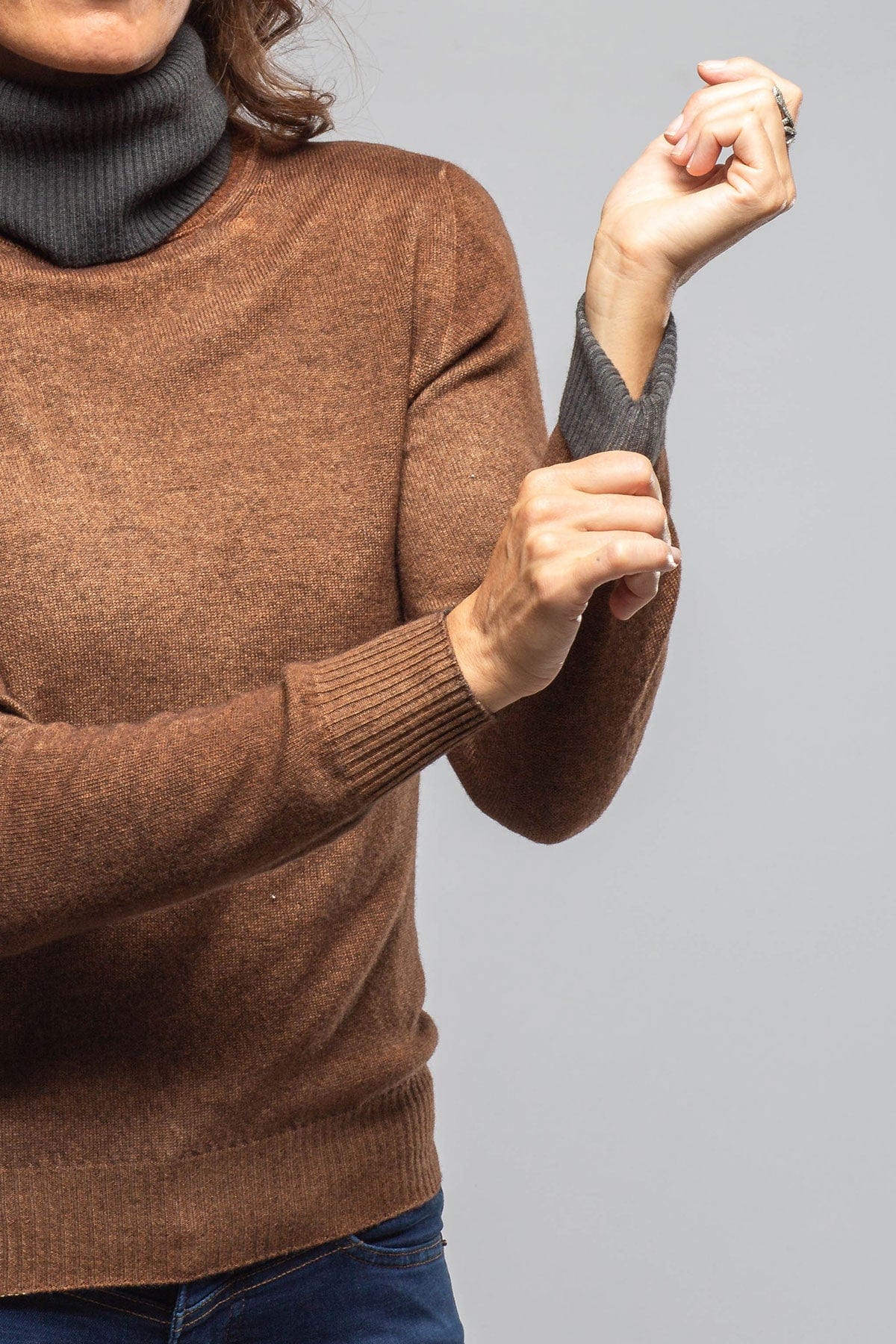 Avant Toi Elkie Reversible Sweater In Antelope Ladies - Sweaters