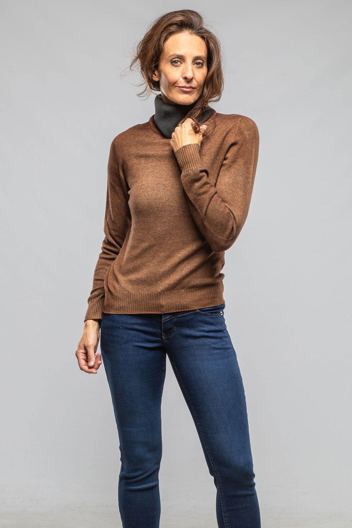 Avant Toi Elkie Reversible Sweater In Antelope Ladies - Sweaters