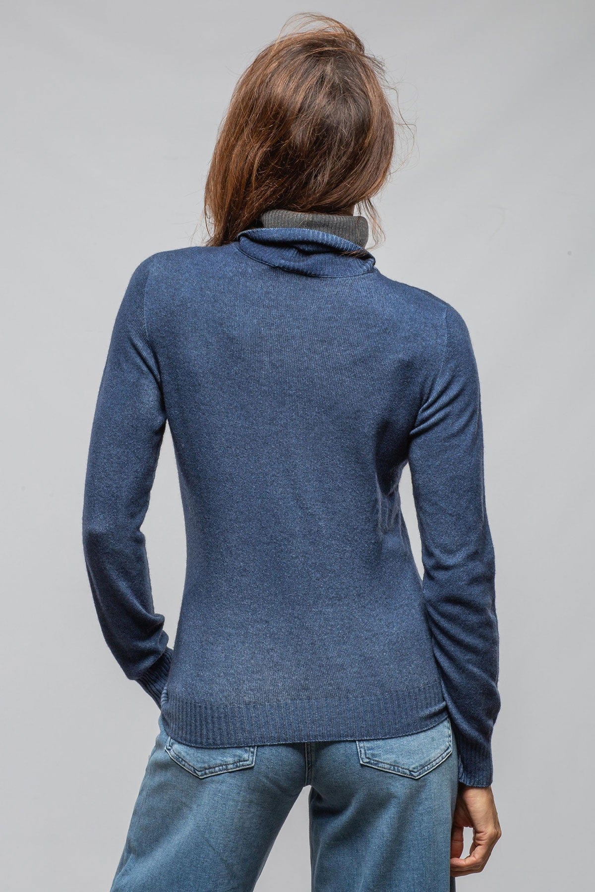 Avant Toi Elkie Reversible Sweater In Midnight Ladies - Sweaters
