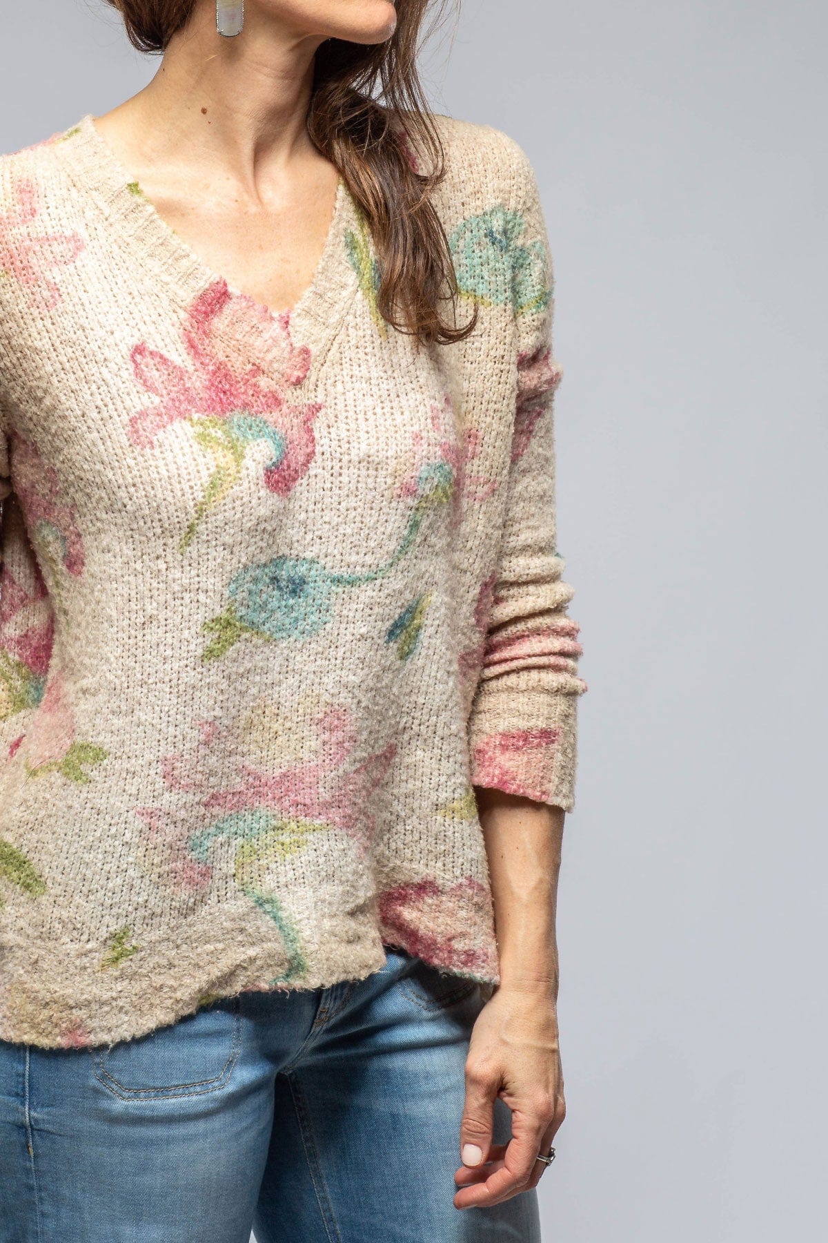 Wildflower V-Neck Sweater In Burro - AXEL'S