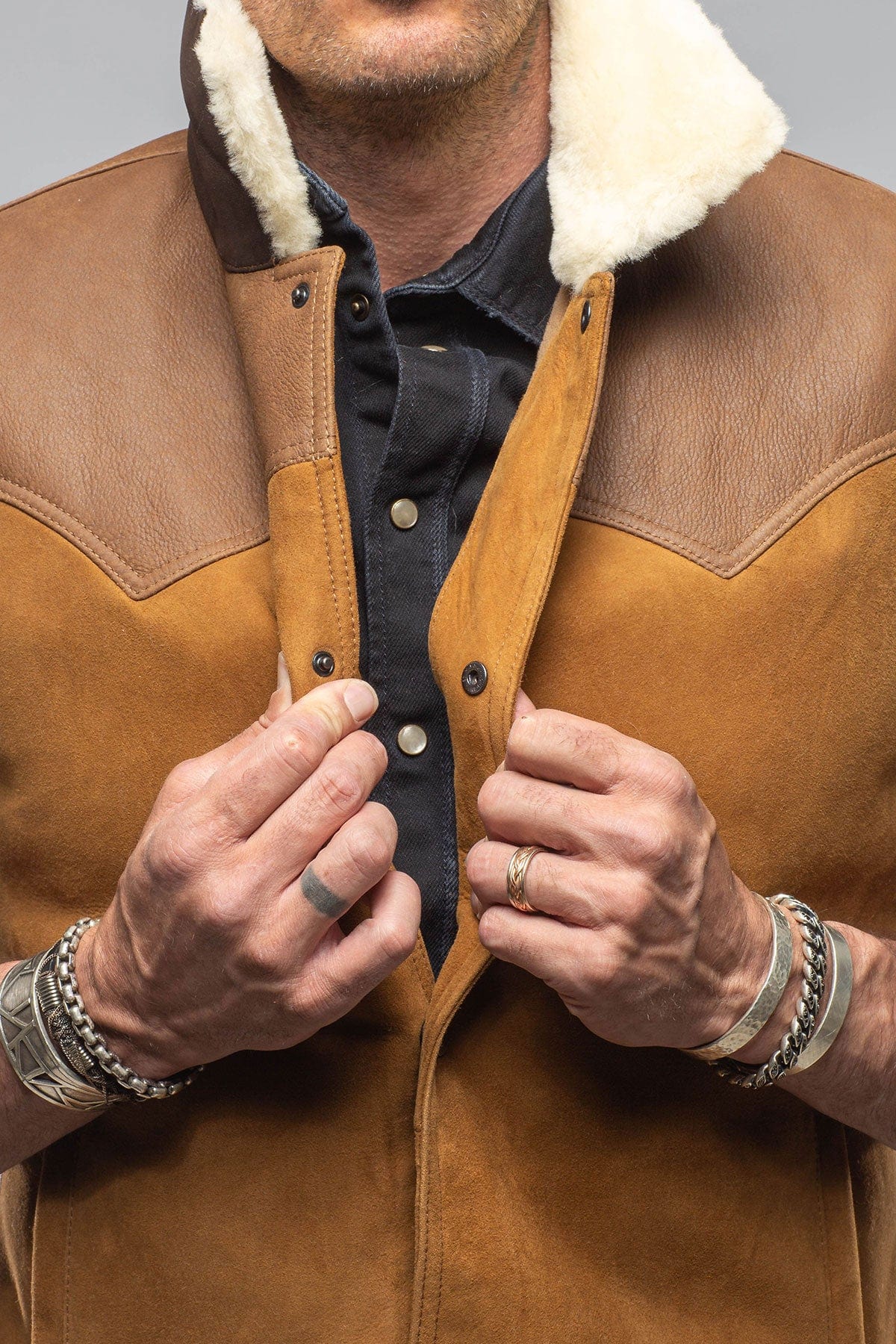 Axel's Florence Collection CK Shearling Vest With Contrast In Tobacco Mens - Outerwear - Shearling