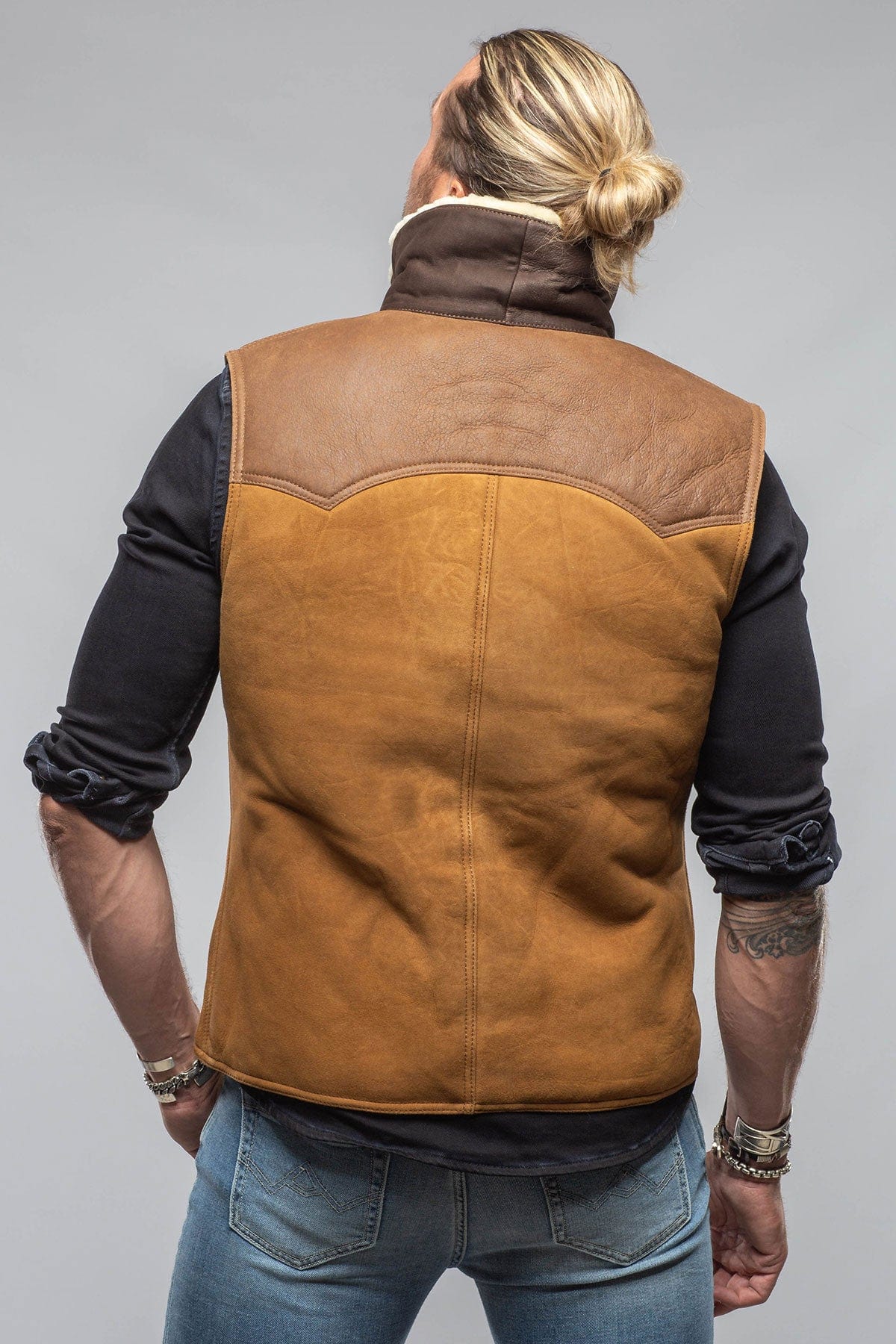 Axel's Florence Collection CK Shearling Vest With Contrast In Tobacco Mens - Outerwear - Shearling