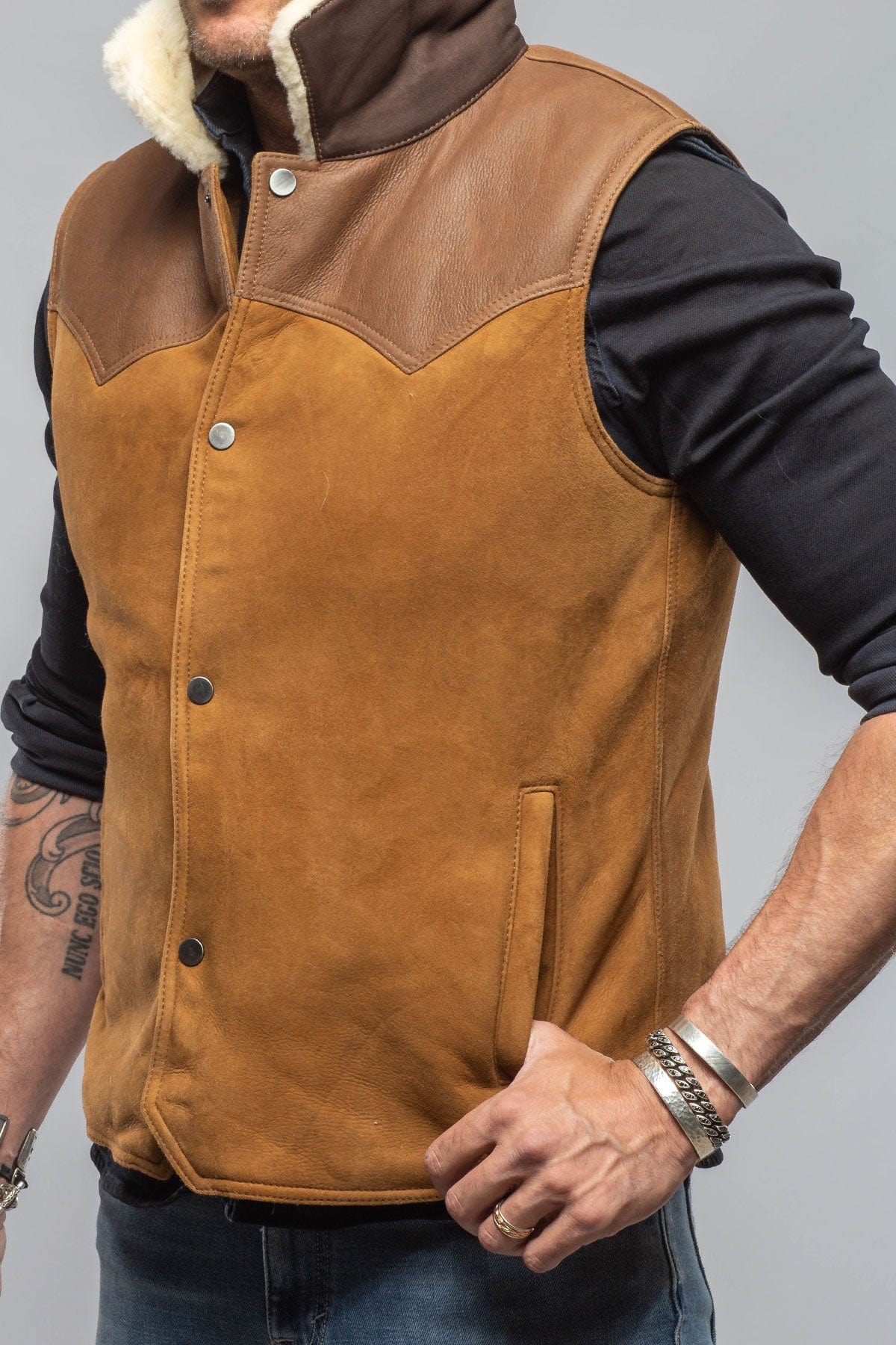 Axel's Florence Collection CK Shearling Vest With Contrast In Tobacco Mens - Outerwear - Shearling