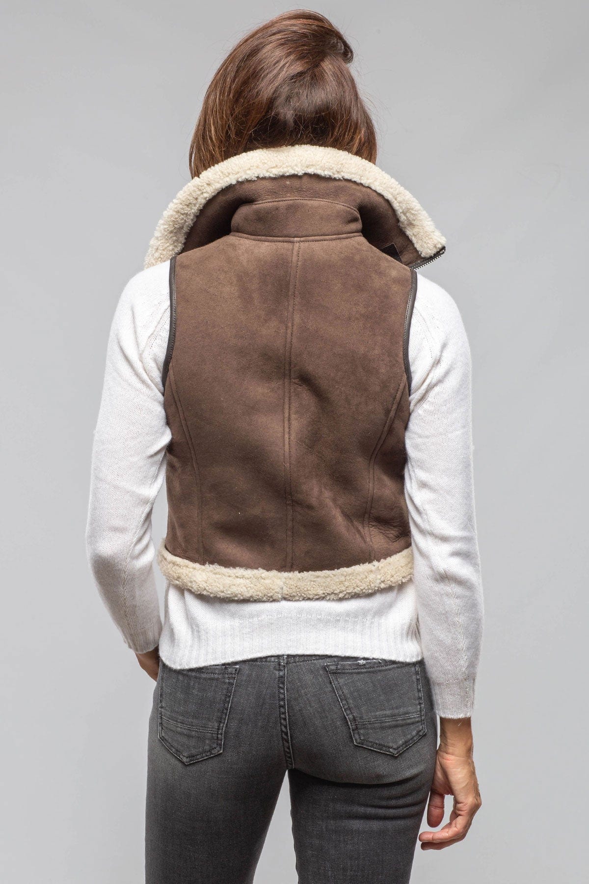 Ursula Cropped Shearling Vest In Chocolate - AXEL'S