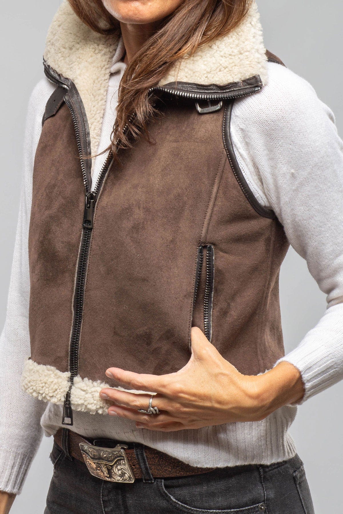 Ursula Cropped Shearling Vest In Chocolate - AXEL'S