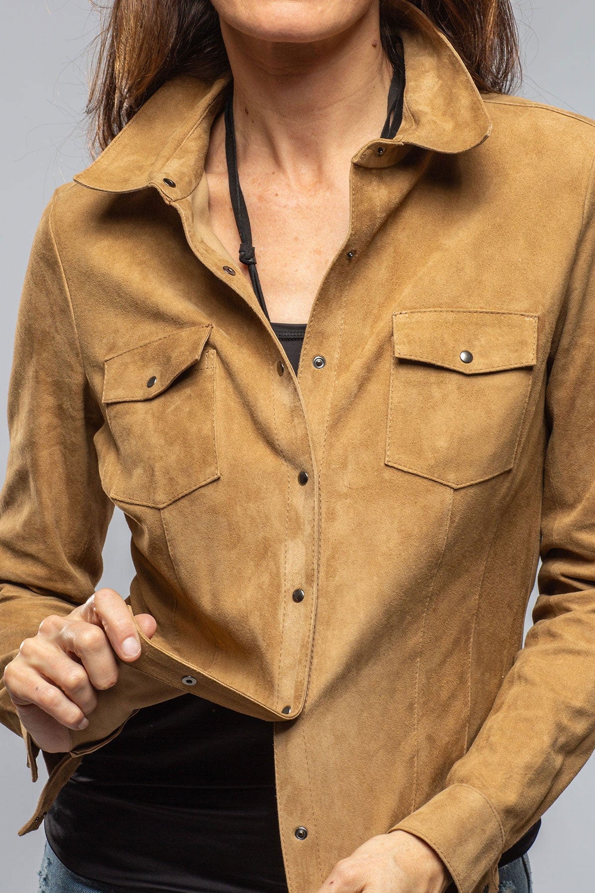 Axel's Giulia Suede Snap Shirt In Biscotti Ladies - Outerwear - Leather