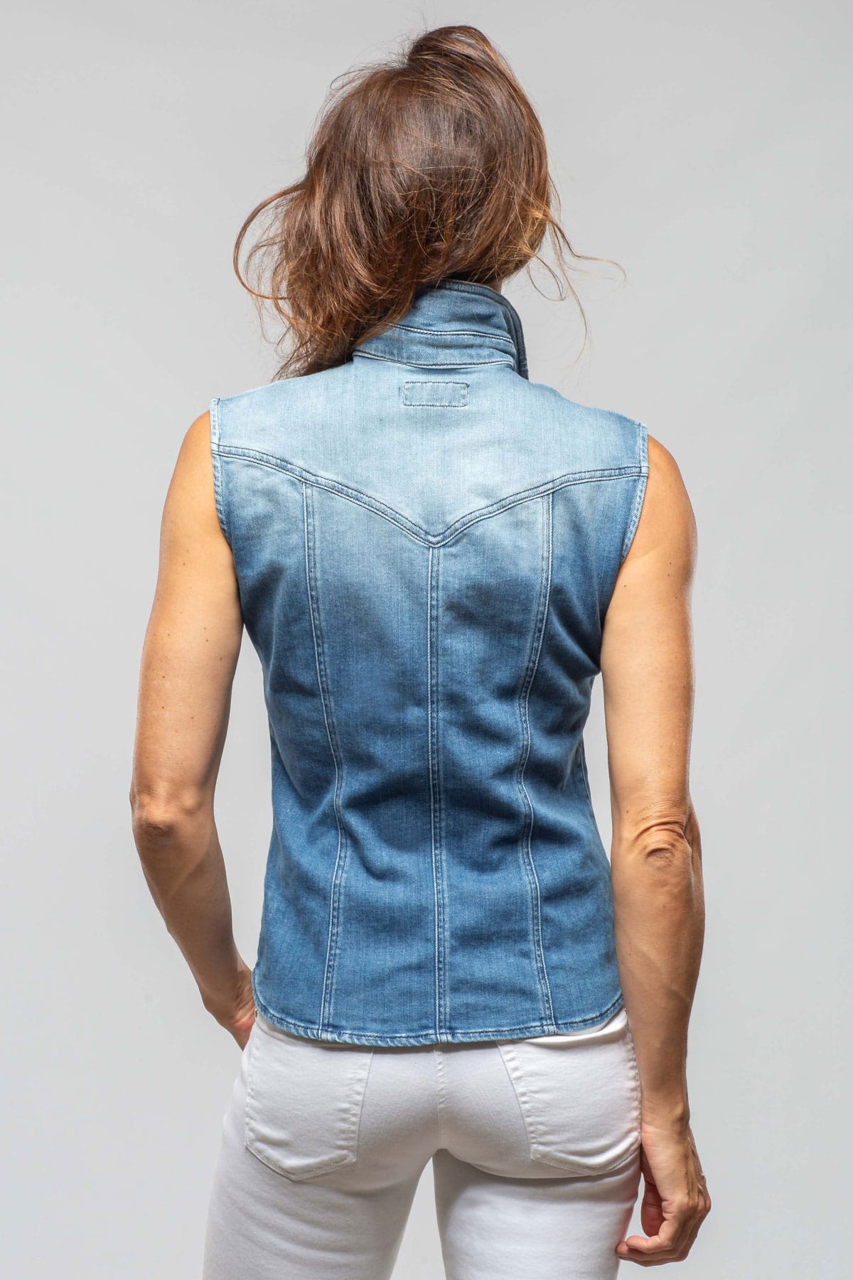 June Sleeveless Denim Snap Shirt In Light Blue Distressed - AXEL'S