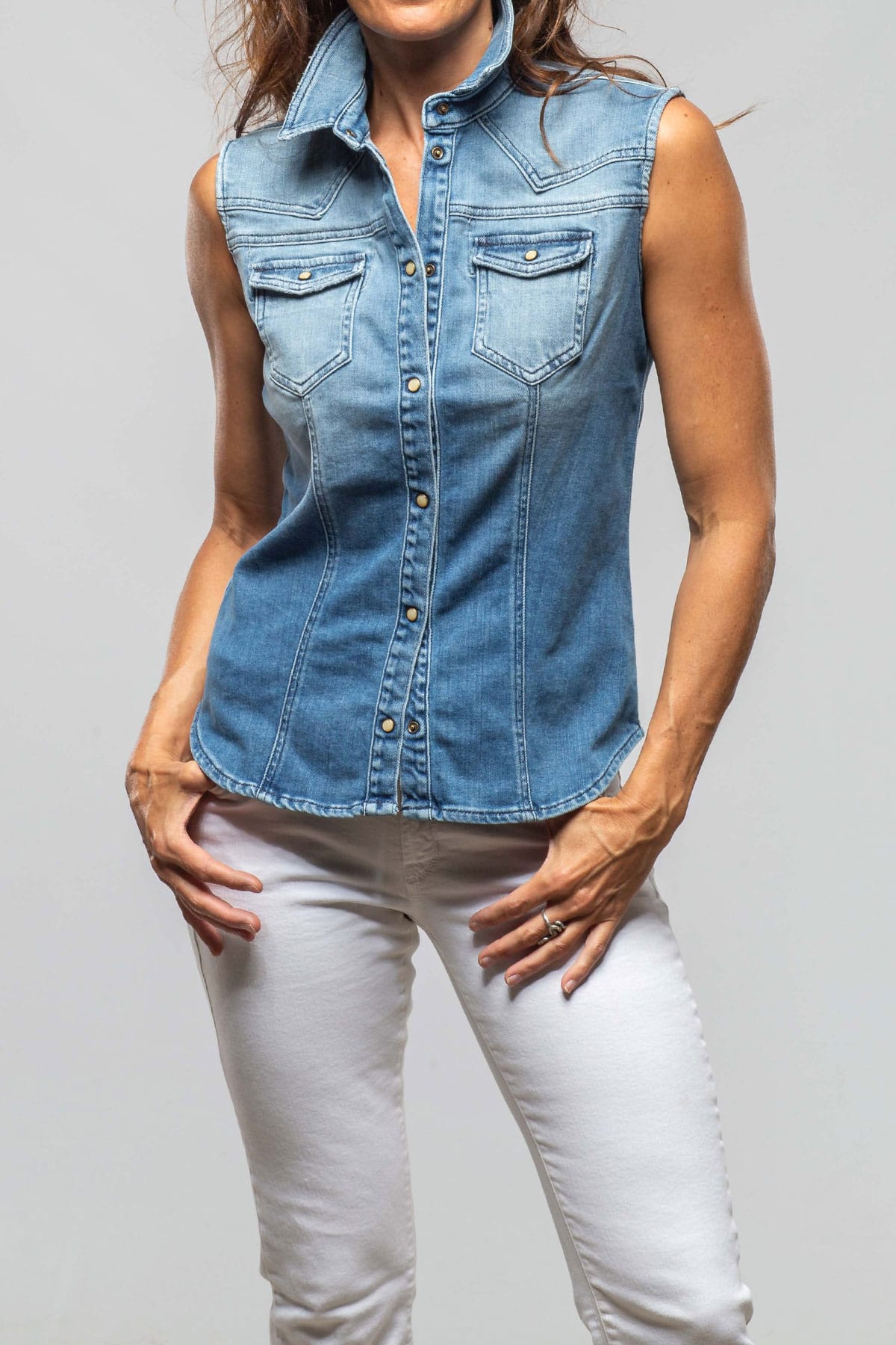 June Sleeveless Denim Snap Shirt In Light Blue Distressed - AXEL'S