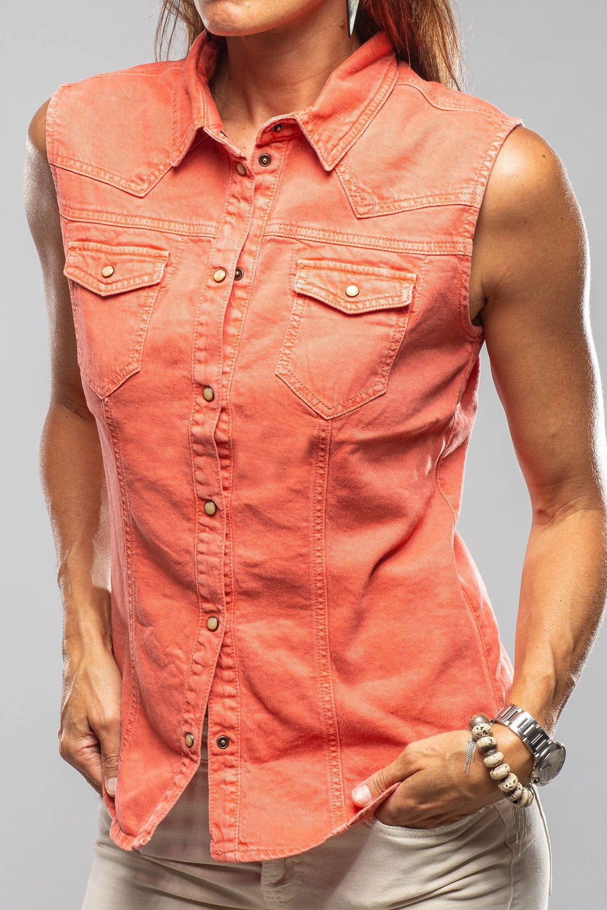 Axel's Premium Denim June Sleeveless Linen-Cotton Snap Shirt In