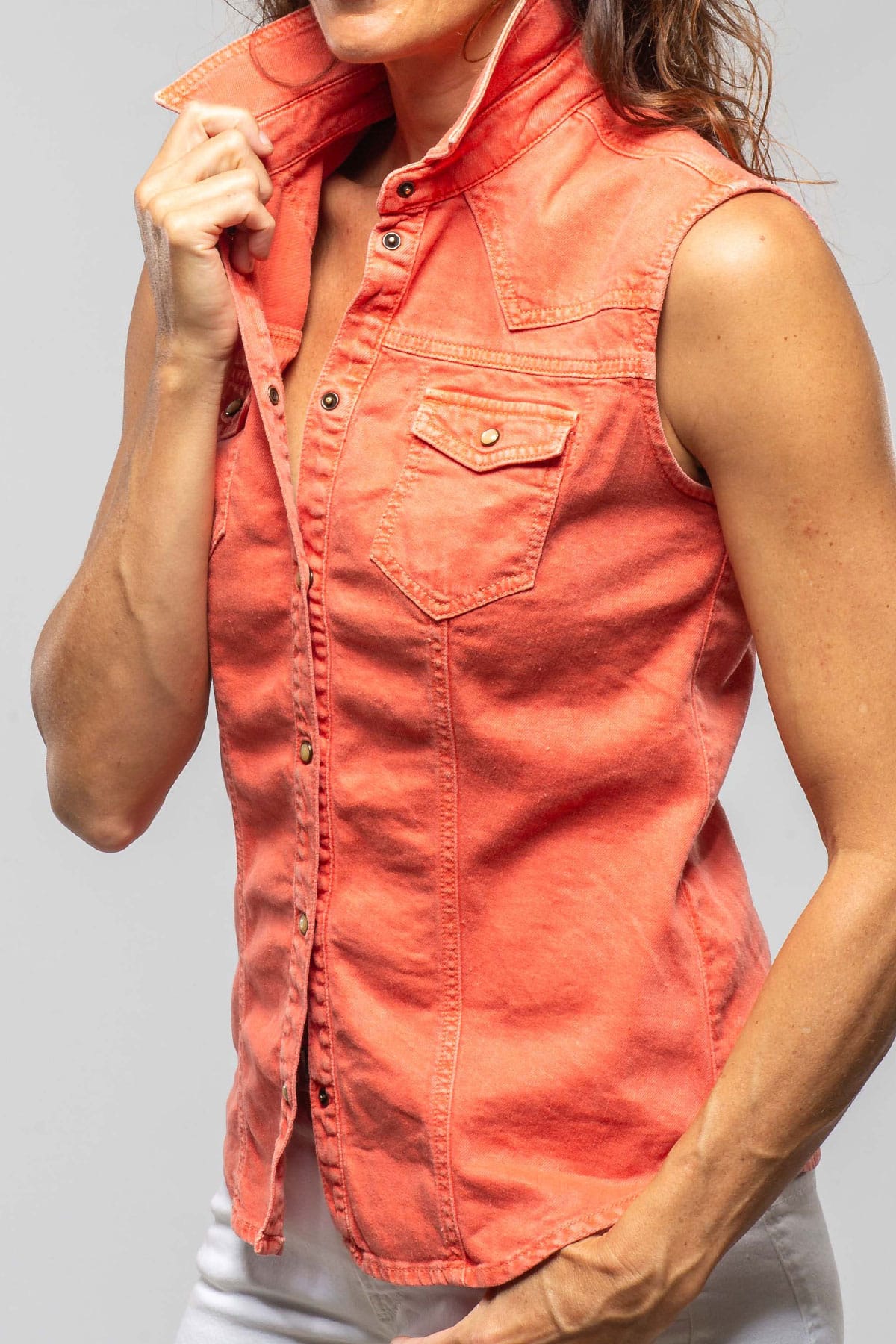 Axel's Premium Denim | June Sleeveless Linen-Cotton Snap Shirt In