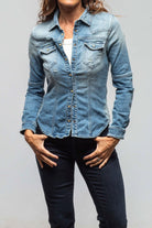 Maddi Fitted Snap Shirt In Distressed Light Wash - AXEL'S