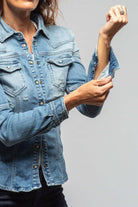 Maddi Fitted Snap Shirt In Distressed Light Wash - AXEL'S