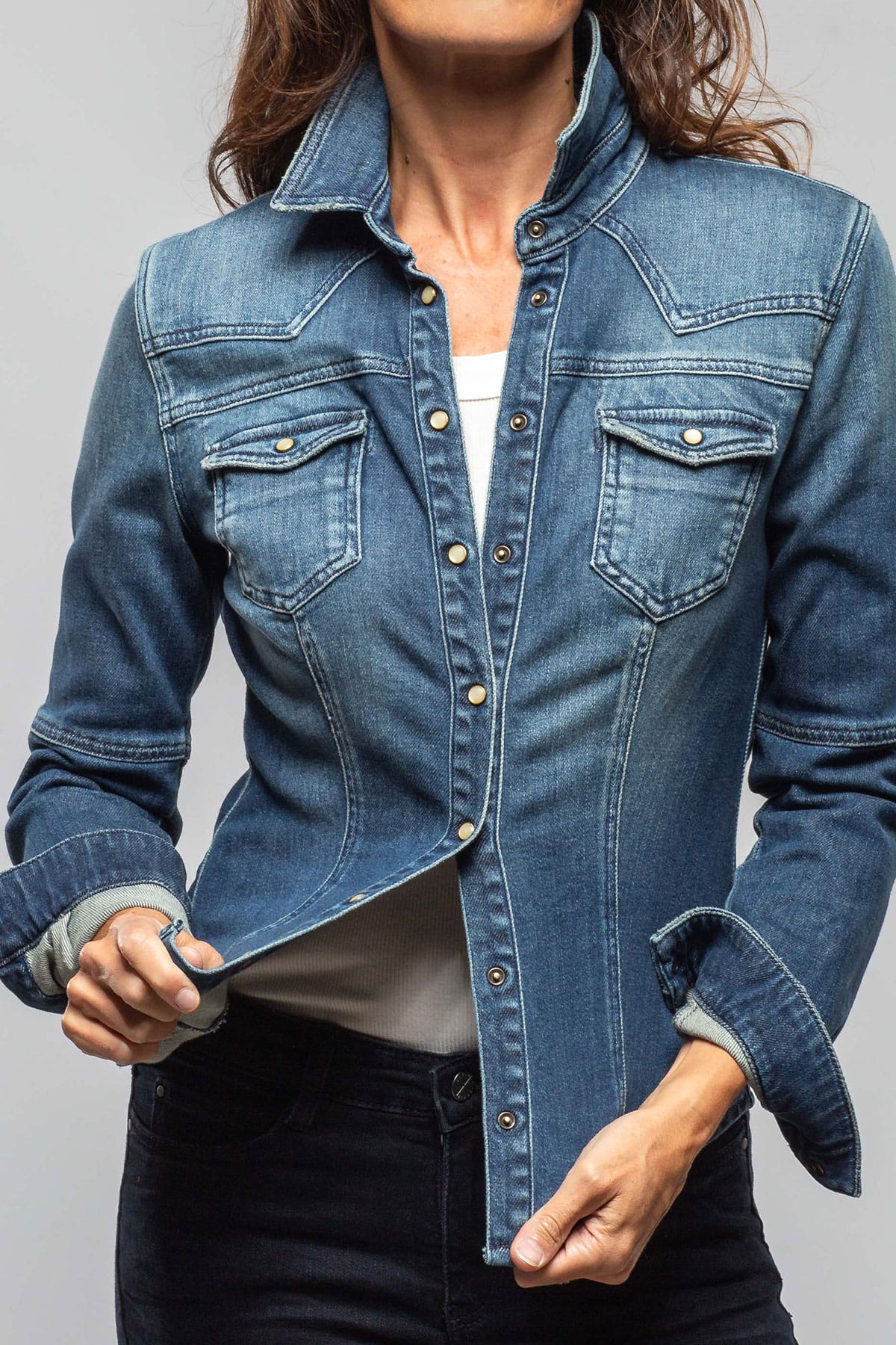 Maddi Fitted Western Shirt in Mid Dark Blue - AXEL'S