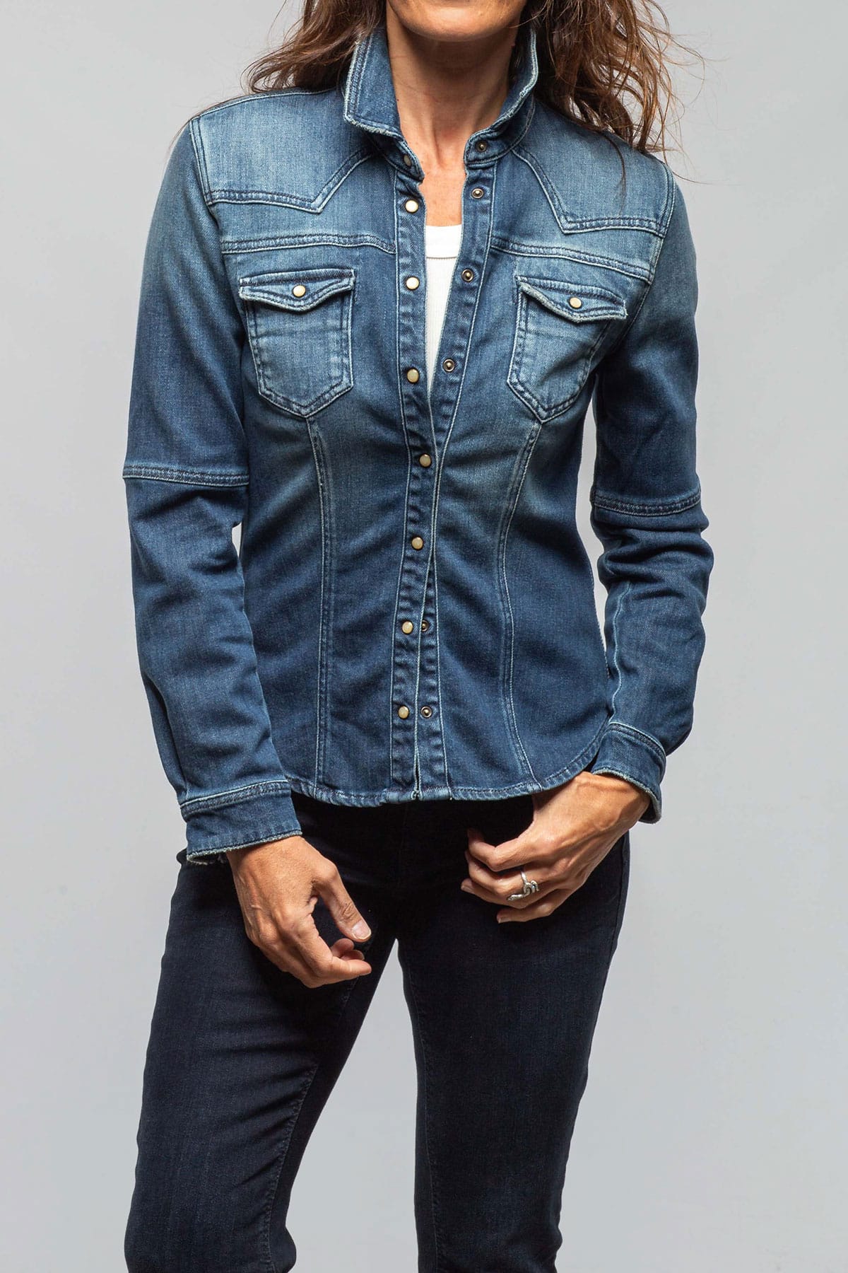 Maddi Fitted Western Shirt in Mid Dark Blue - AXEL'S