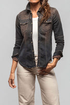 Maddi Fitted Western Snap Shirt In Brown Over Dye - AXEL'S