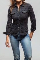 Maddi Fitted Western Snap Shirt In Nero - AXEL'S