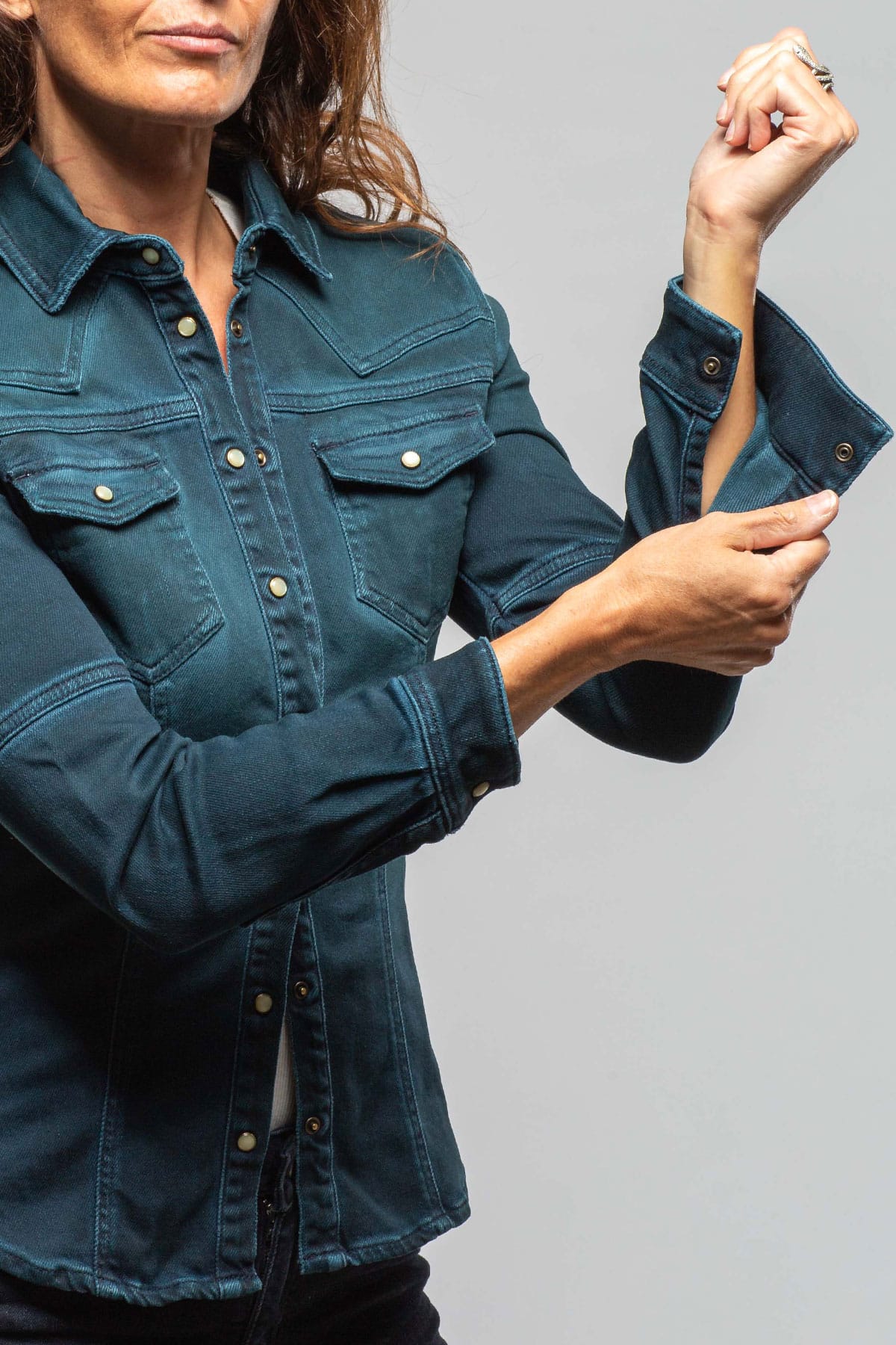 Maddi Fitted Western Snap Shirt In Petrol Over Dye - AXEL'S