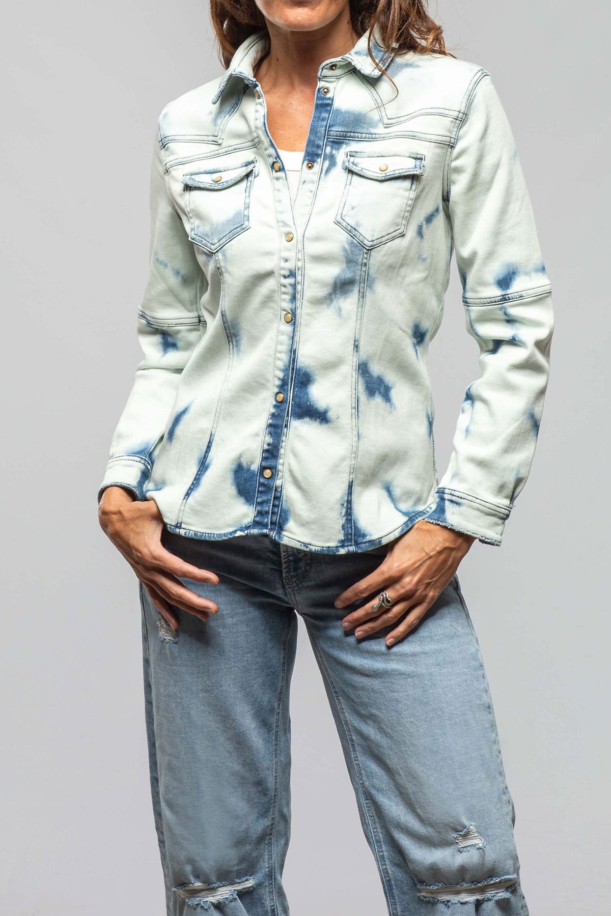 Maddi Fitted Western Snap Shirt In White Over Dye - AXEL'S