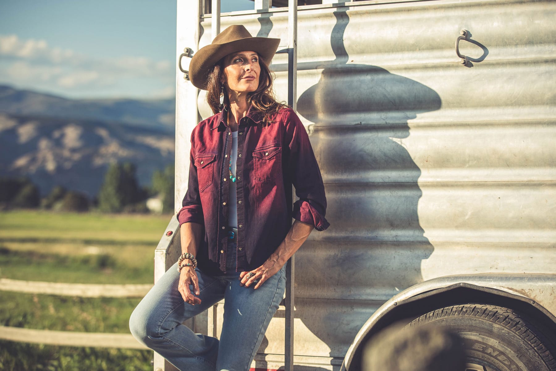 Axel's Premium Denim Ricky Western Chambray Shirt In Bordeaux Overdye | Ladies - Snap Shirts