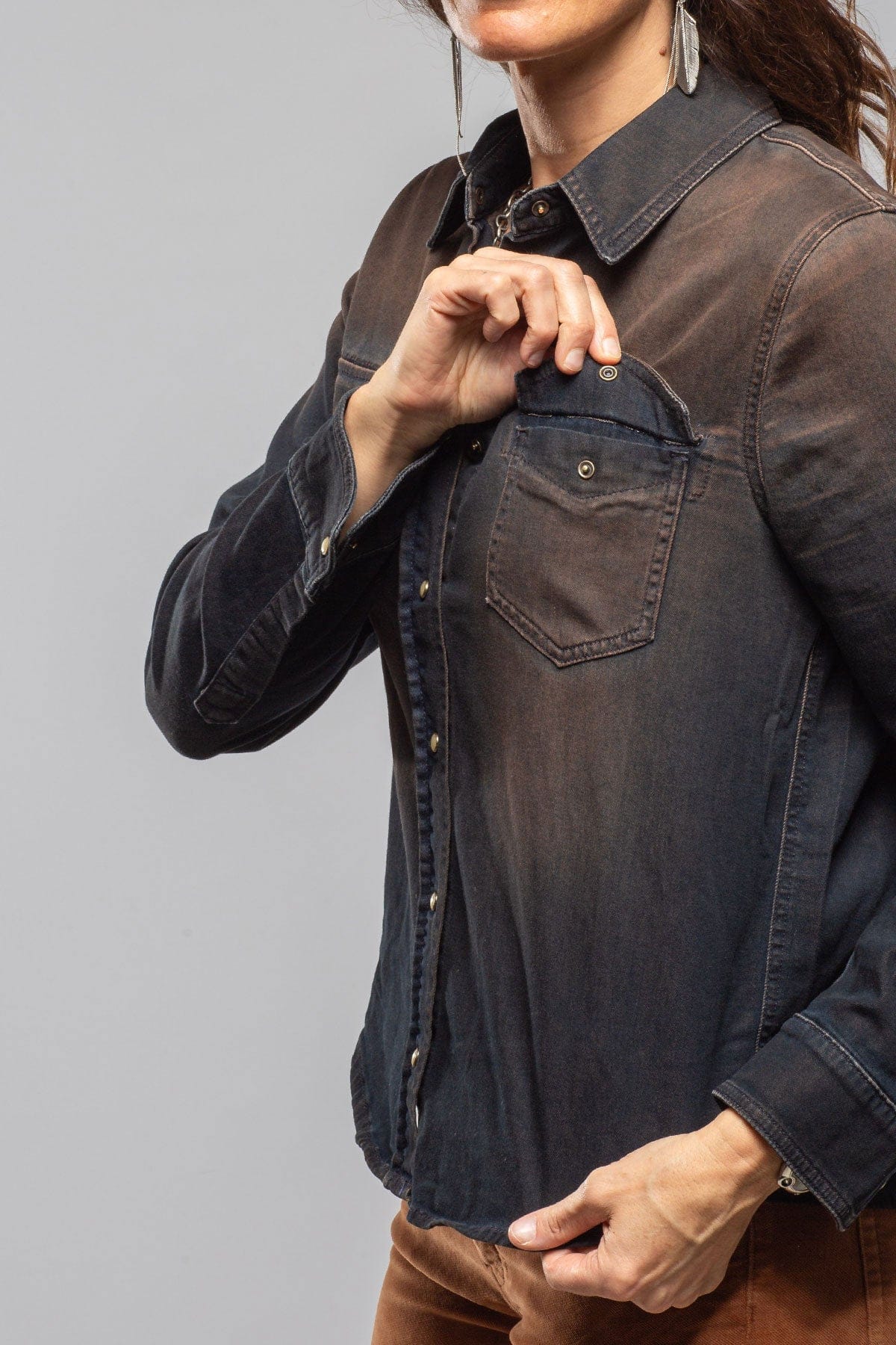 Axel's Premium Denim Ricky Western Chambray Shirt In Desert