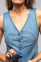 Scottie Short Denim Vest In Light Blue Vintage - AXEL'S