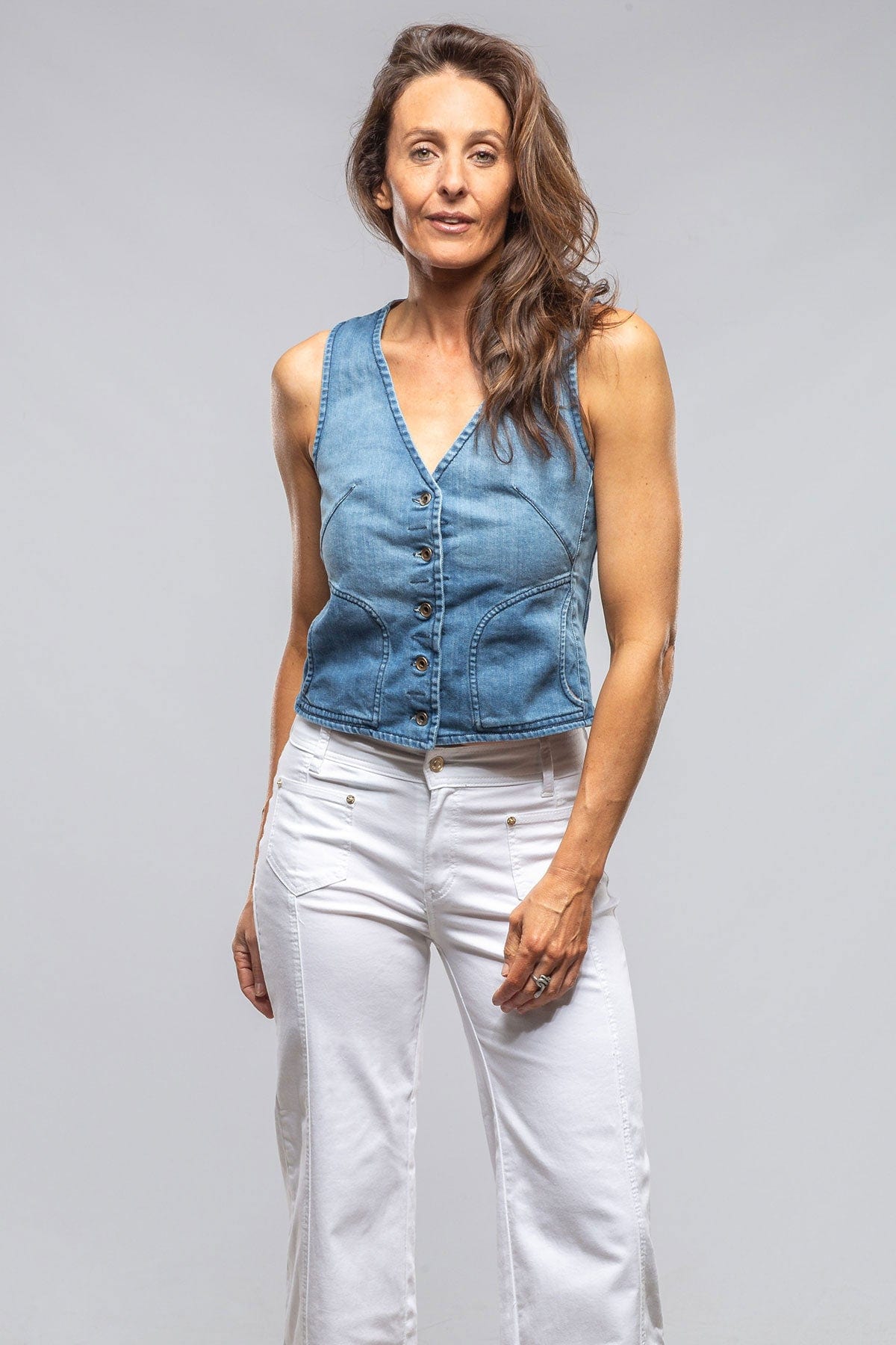 Axel's Premium Denim Scottie Short Denim Vest In Light Blue Vintage | Ladies - Tops