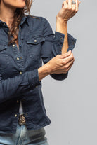 Axel's Premium Denim Yarmony Linen-Cotton Snap Shirt In Blu Di Prussia Ladies - Snap Shirts