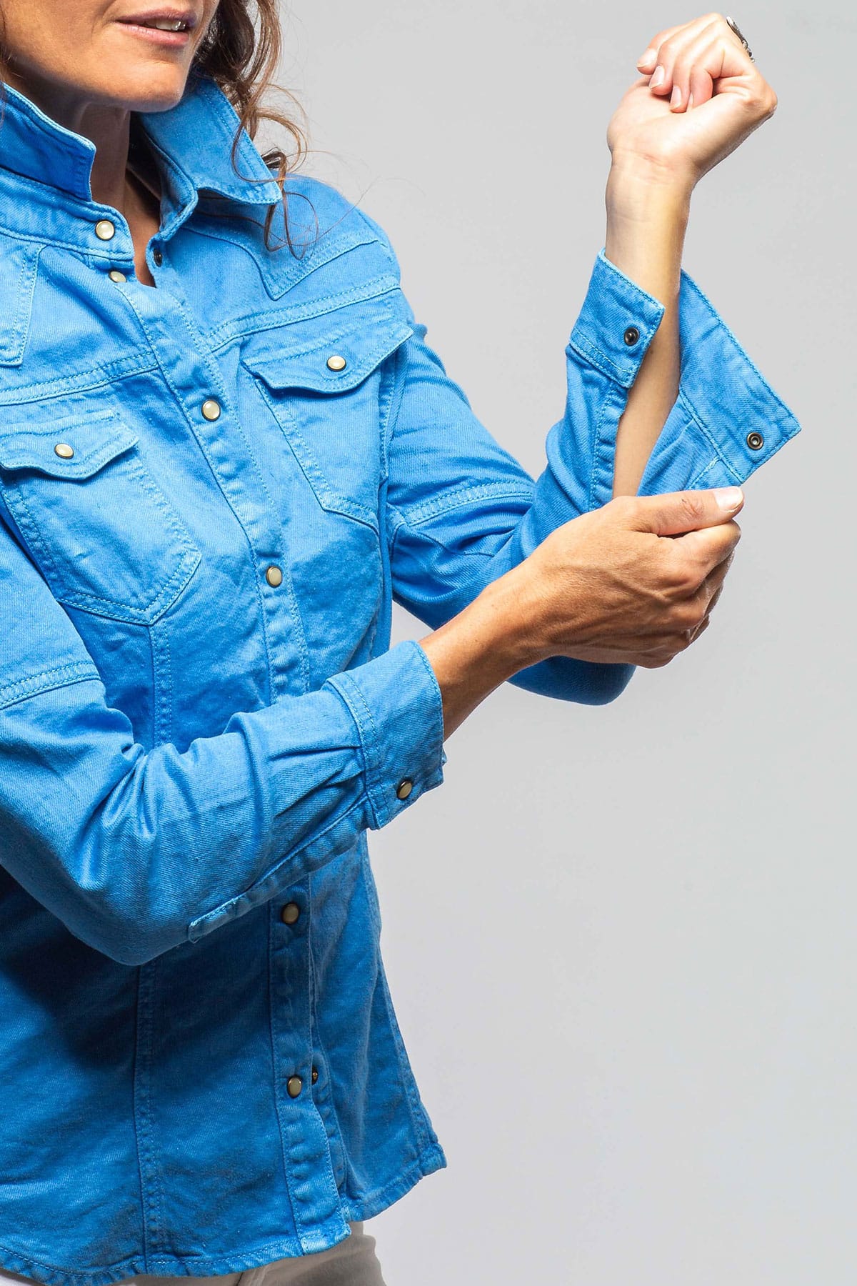 Yarmony Linen-Cotton Snap Shirt In Electric Blue - AXEL'S