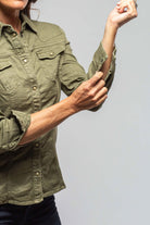 Yarmony Linen-Cotton Snap Shirt In Juniper - AXEL'S