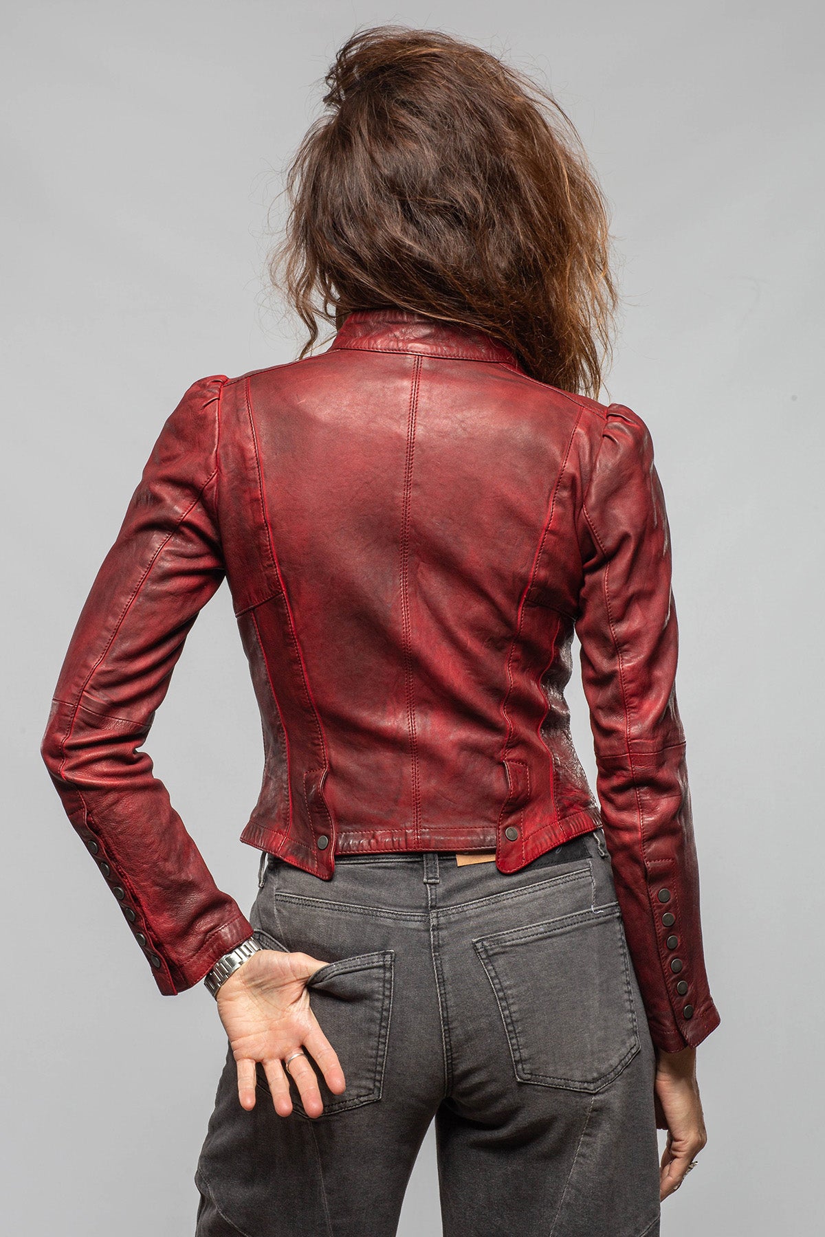 Axel's Renegade by Garrett Breck Short Leather Jacket In Charred Ruby Ladies - Outerwear - Shearling