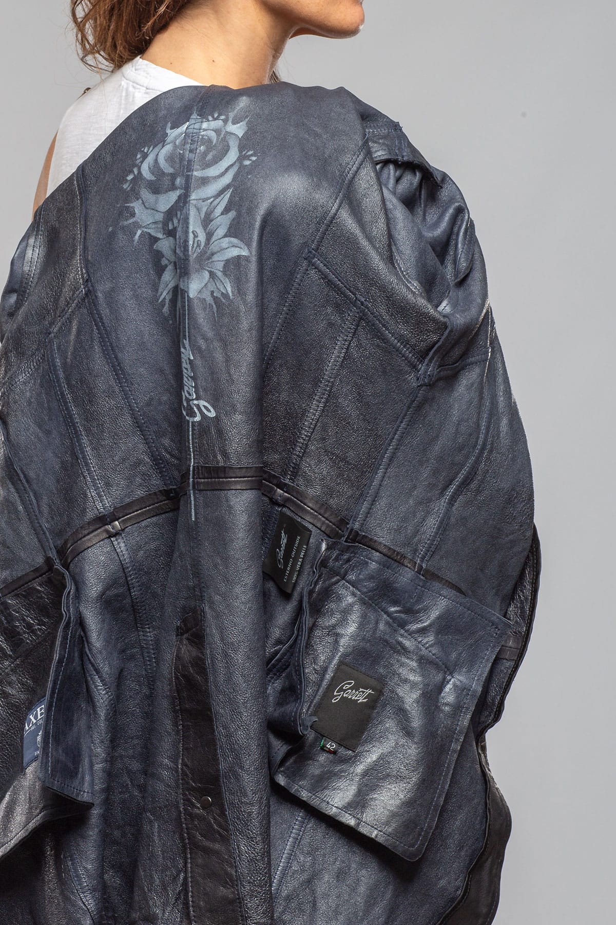 Priscilla Long Jacket In Navy - AXEL'S