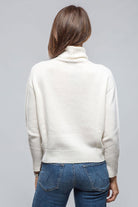 Favi Turtleneck Sweater In Burro - AXEL'S