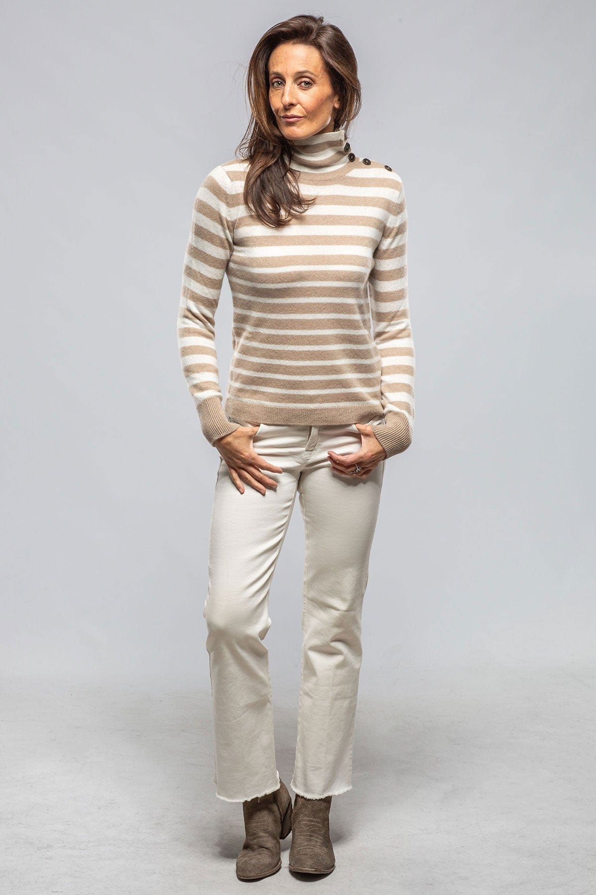 Georgi Cashmere Striped Button Collar In Camel/White - AXEL'S